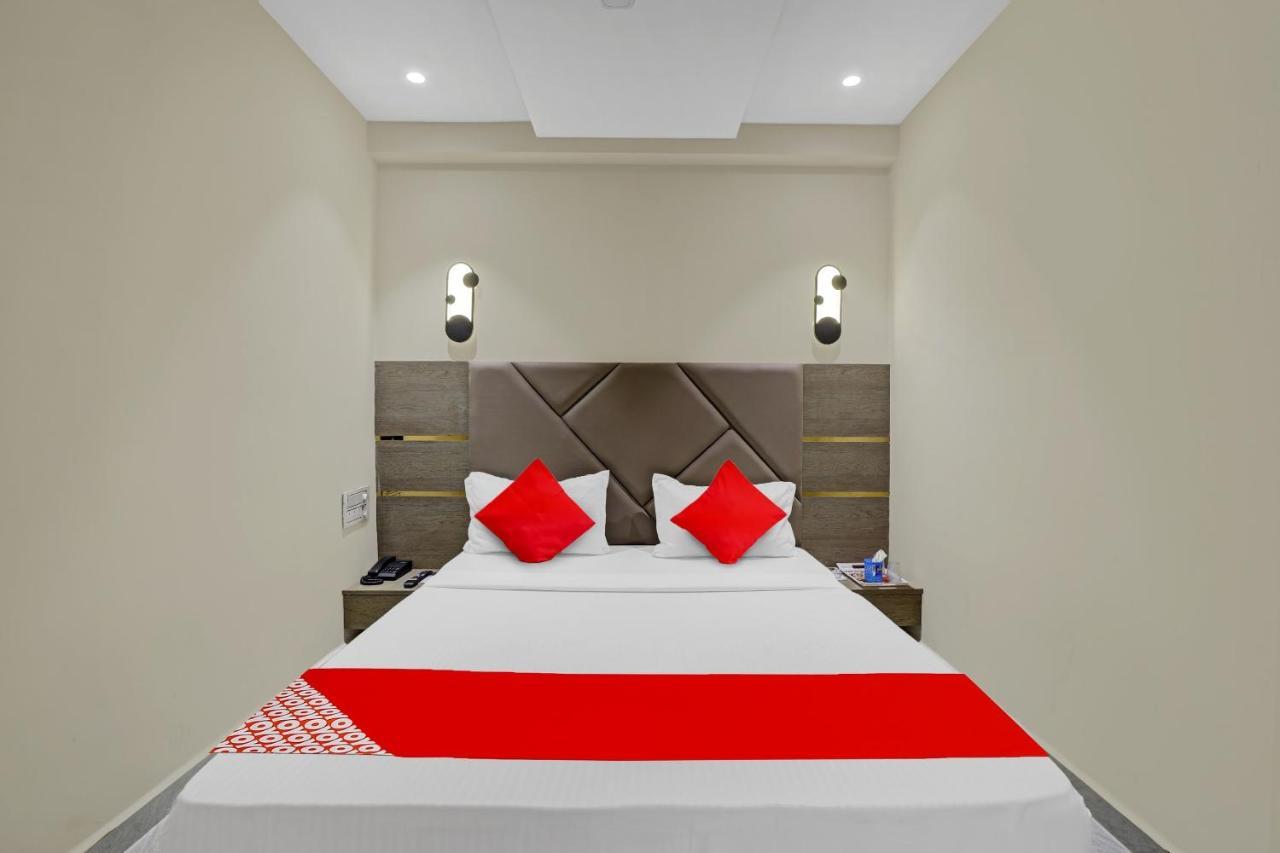 Hotel O Shree Palace Utrān Buitenkant foto