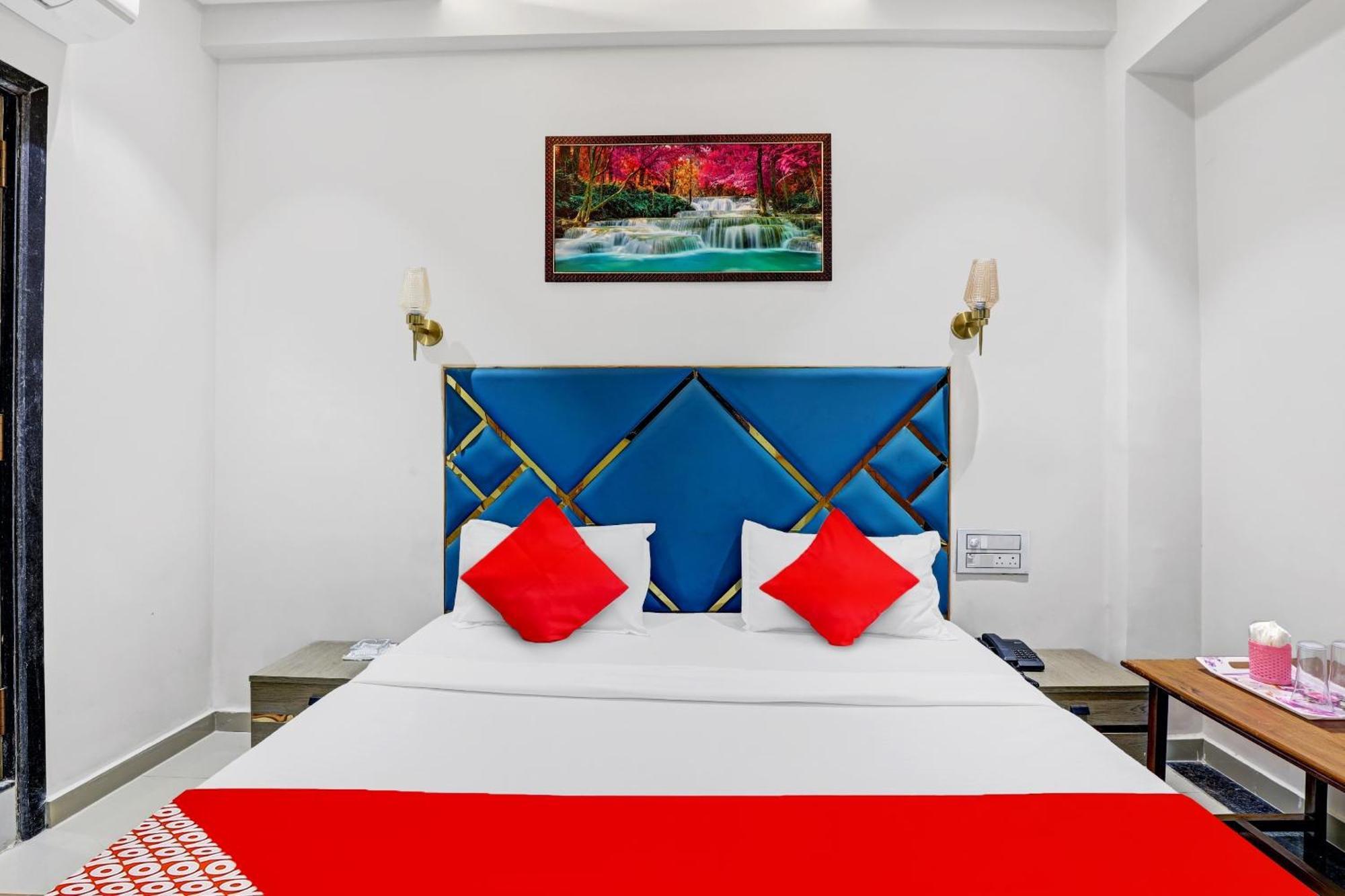 Hotel O Shree Palace Utrān Buitenkant foto